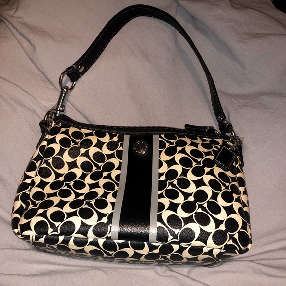 🇺🇸2/$40 Coach bag *MAKE AN OFFER* - Picture 1 of 4